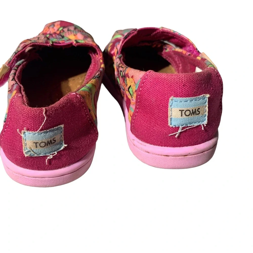 Toms toddler slip on colorful car print 8T slippers